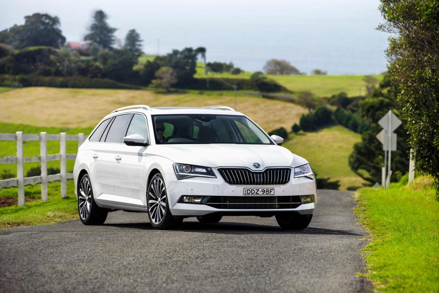  Skoda Superb Wagon 4x4 2016 года  (фото 8 из 13)